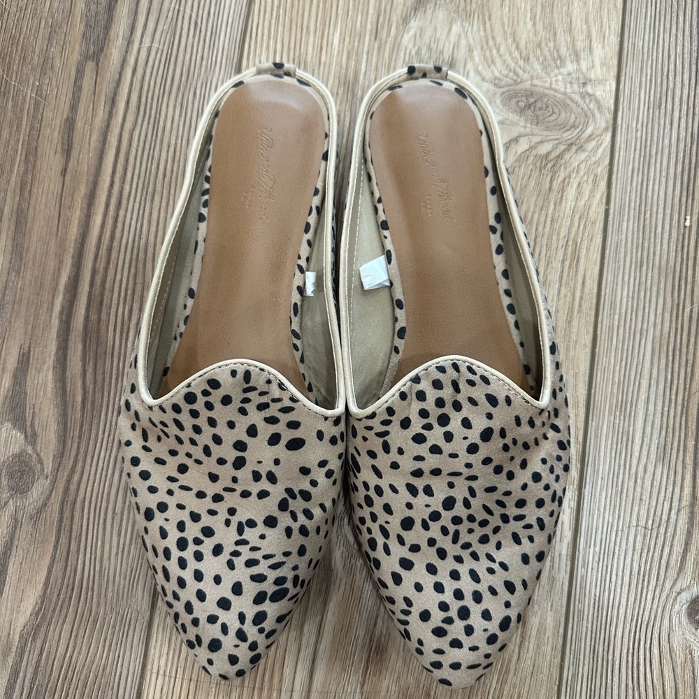 Universal Thread (Target) Women's Tan and Black Print Slip-On Loafers